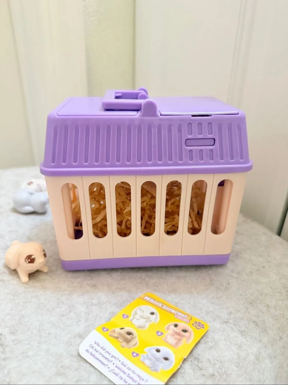 Little Live Pets - Mama Surprise Minis. Feed and Nurture a Lil' Bunny Inside